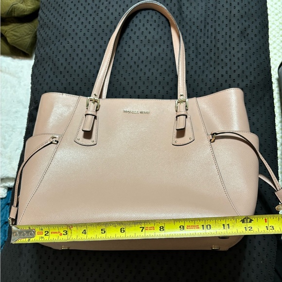 Michael Michael Kors Voyager Fawn Tote Leather - Picture 13 of 16
